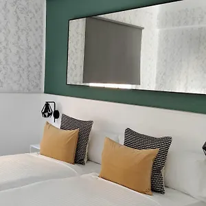 Room27- Center Couette-café La Laguna (Tenerife)